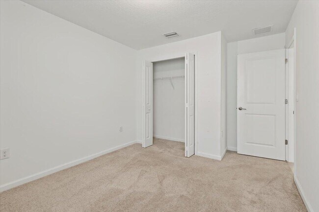 Building Photo - 1338 Colebrook Cir SW