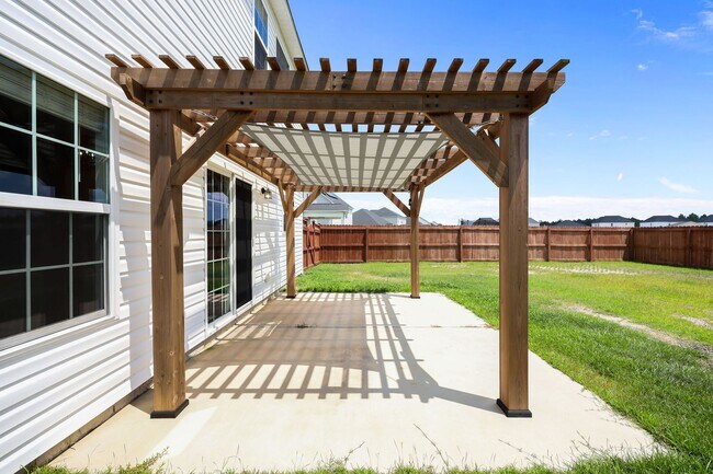 Building Photo - Welcome to Stateside Subdivision!