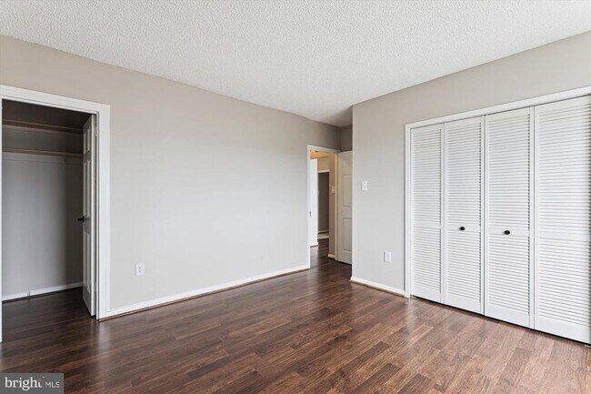 Building Photo - 3701 S George Mason Dr