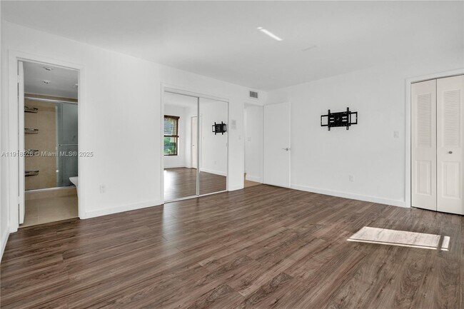 Building Photo - 9823 SW 93rd Terrace