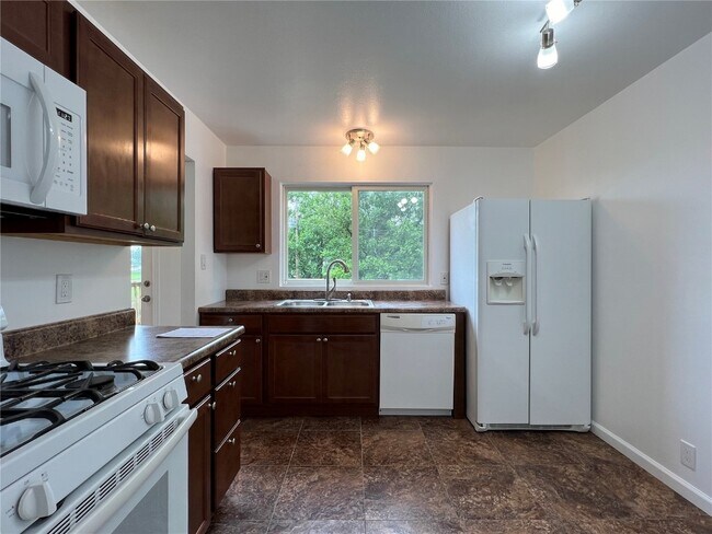 Building Photo - 2510 Woodsage Dr