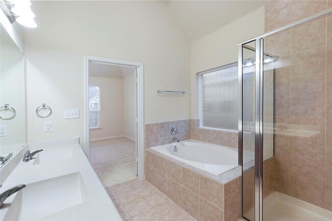 Building Photo - 8426 Montego Bay Dr