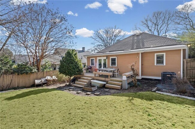 Building Photo - 805 Antone St NW