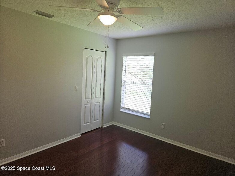 Bedroom 3 - 911 Wood Creek Dr
