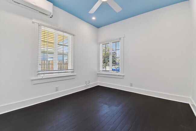 Building Photo - 208 S K St