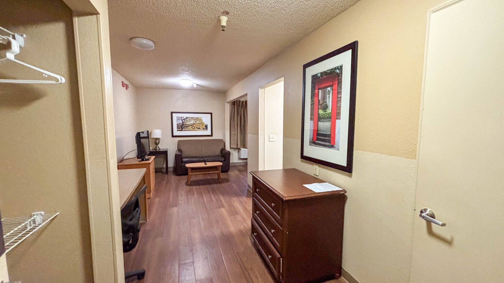 Building Photo - 530 Woods Lake Rd