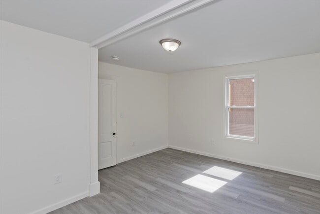 Building Photo - 22 Highland Ave