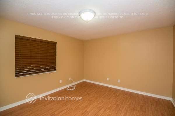 Building Photo - 14915 SW 139th Pl