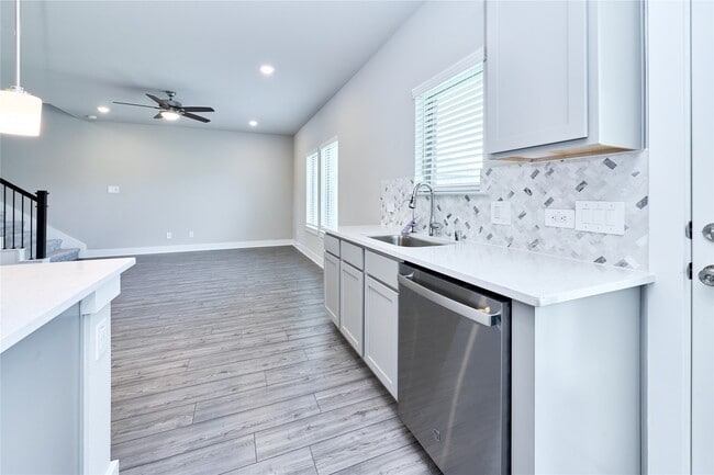 Building Photo - 10533 Preserve Wy