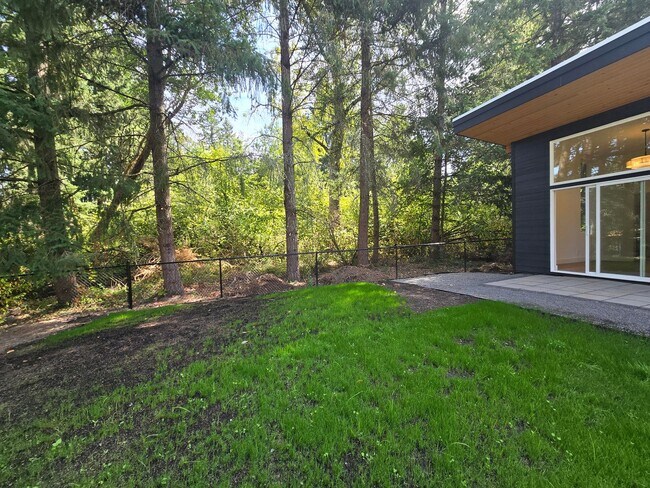 Building Photo - 7024 SW 152nd Ave