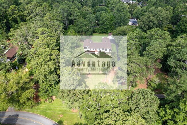 Building Photo - 1099 Pine Valley Rd