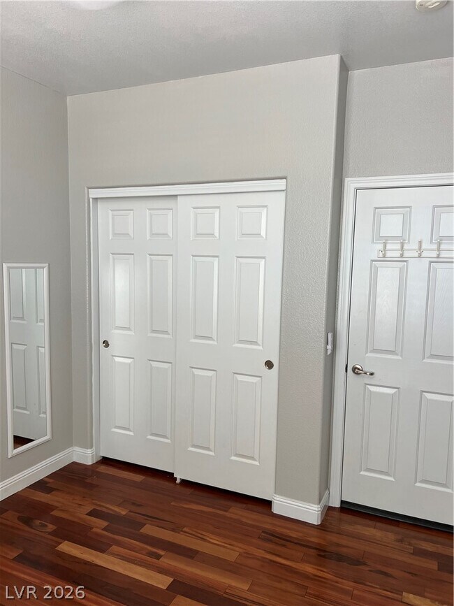 Building Photo - 9224 Longhorn Falls Ct