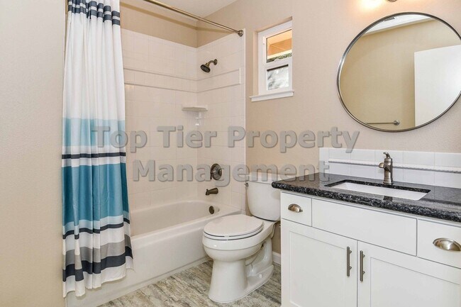 Building Photo - Beautiful 3 Bd/2.5 Ba/1697 sf Walnut Creek townhouse in desirable neighborhood! Available April 1st!