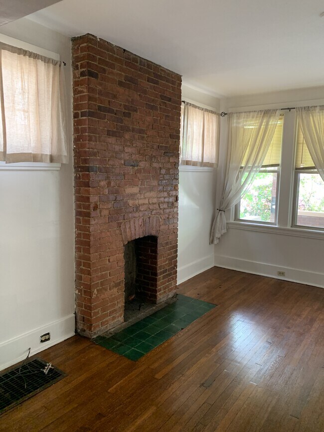 Building Photo - 6404 Forward Ave