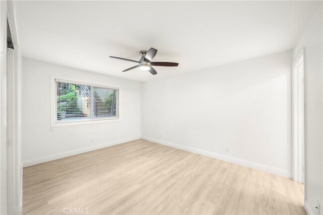 Building Photo - 352 Y Pl