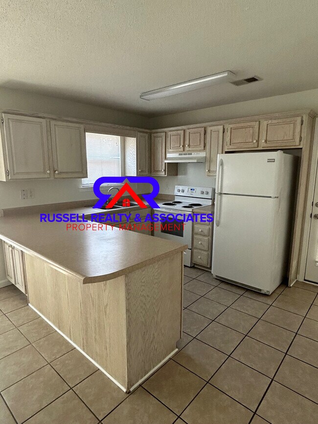 Building Photo - COMING SOON- One Level Garden Home in Alab...