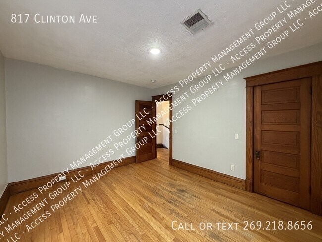 Building Photo - 817 Clinton Ave