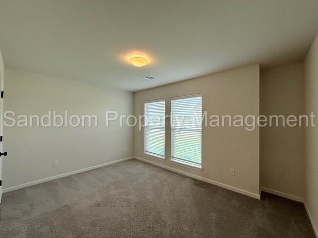 Building Photo - For Lease | East Tulsa - BA Schools | $194...