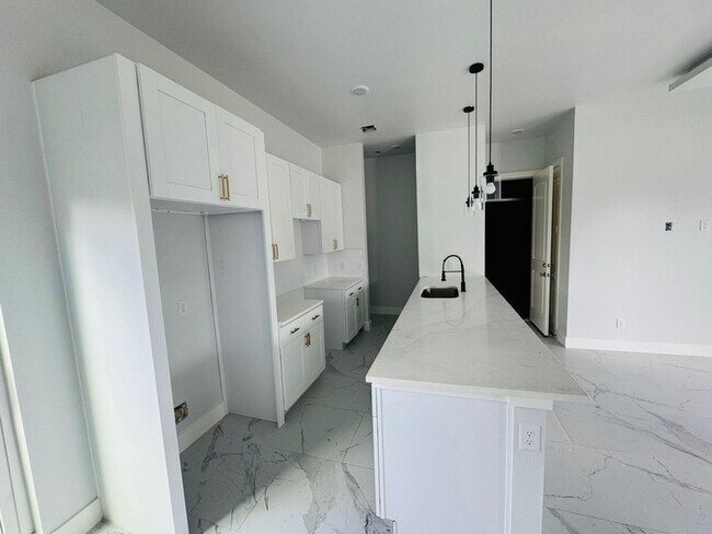 Building Photo - 8134 Penrod St