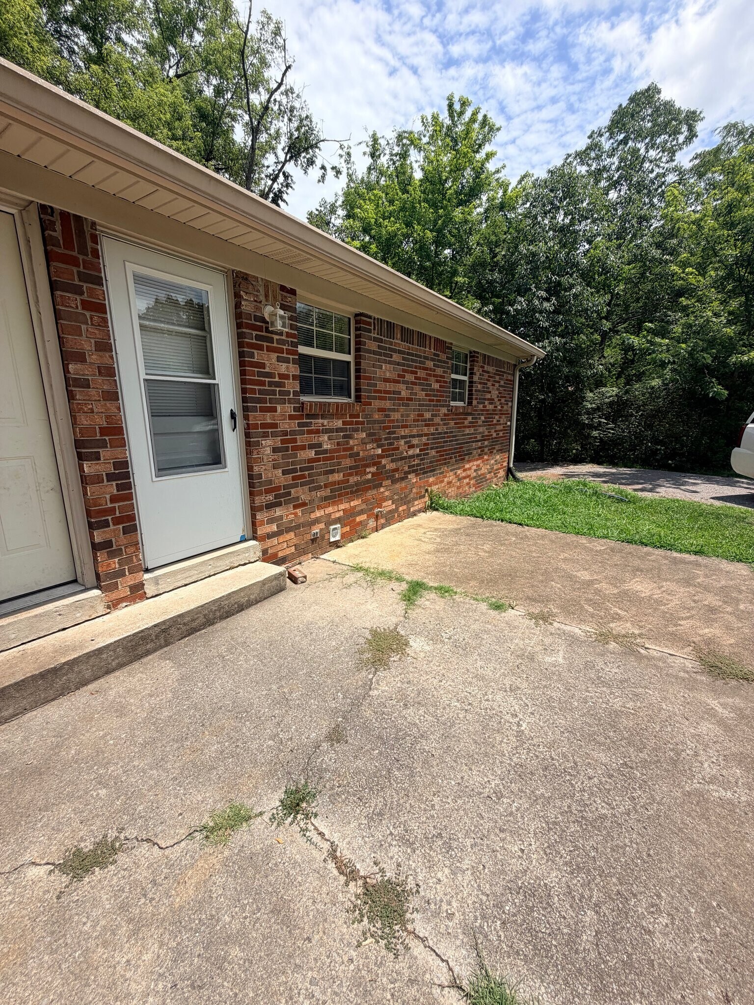 Building Photo - 118 B Fisher Dr