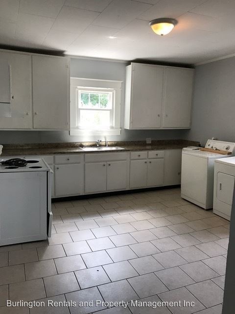 Building Photo - 515 E Davis St