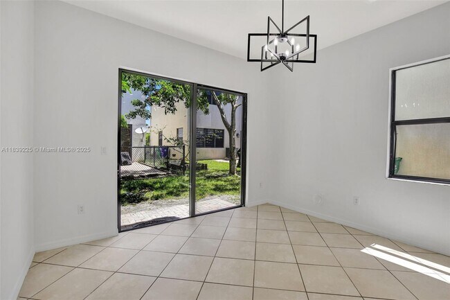 Building Photo - 9135 SW 36th Mnr