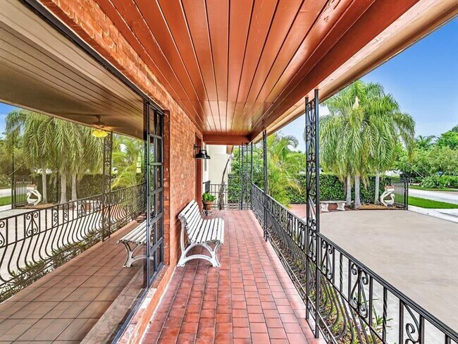 Building Photo - 8020 SW 19th St