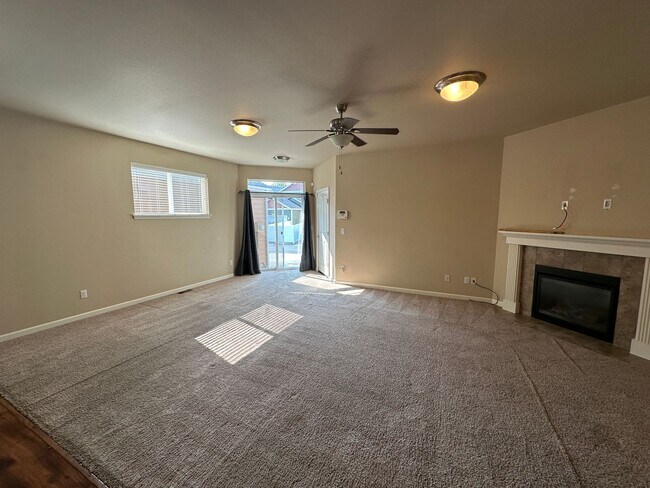 Building Photo - 7613 Columbia Way NE