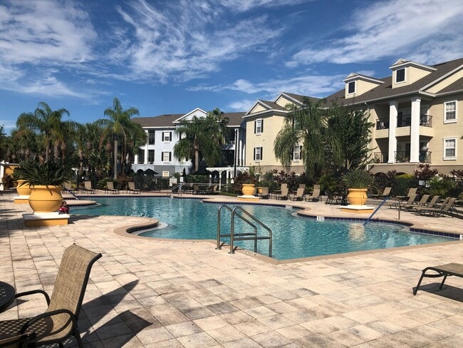 Building Photo - MOVE IN OCTOBER! 3rd floor 3BR/2BA Condo -...