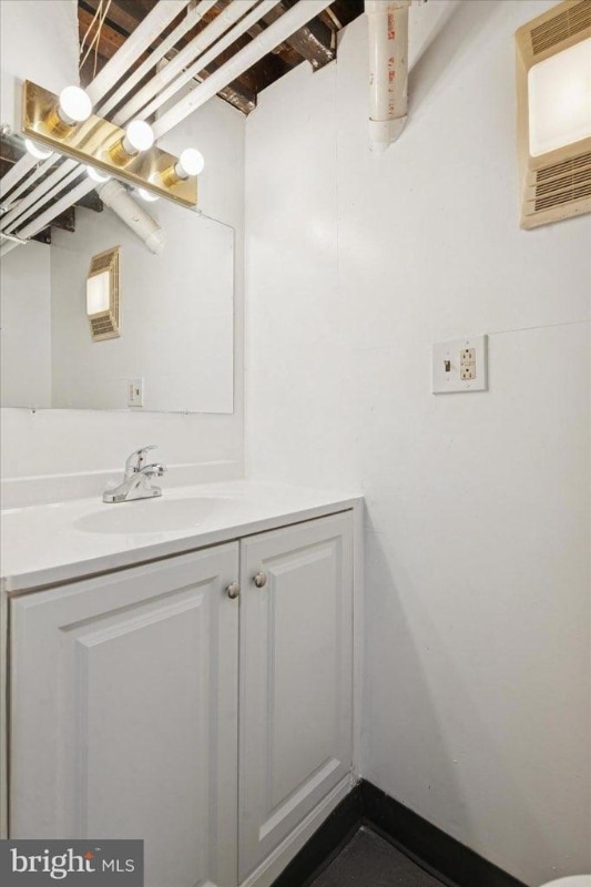 Building Photo - 3007 N Van Buren St