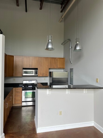 Building Photo - 572 Edgewood Ave NE