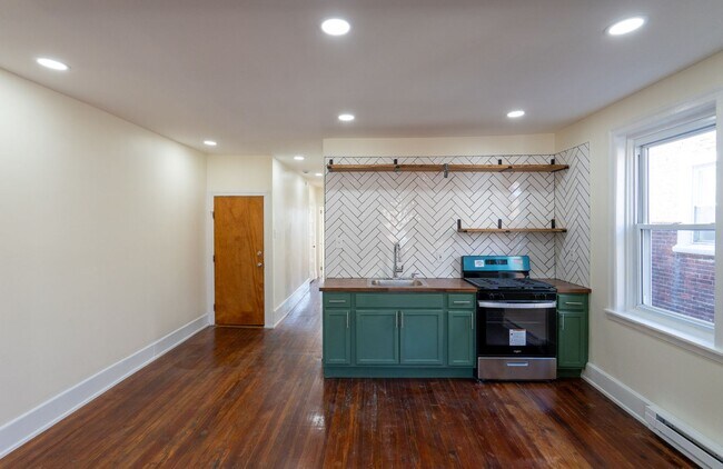 Building Photo - 5003 Pine St