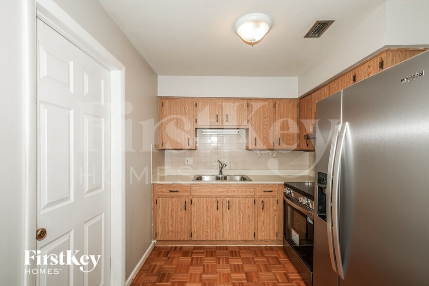 Building Photo - 6807 S Cortez Ave