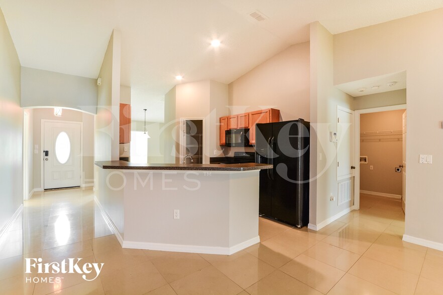 Building Photo - 307 Michigan Ln