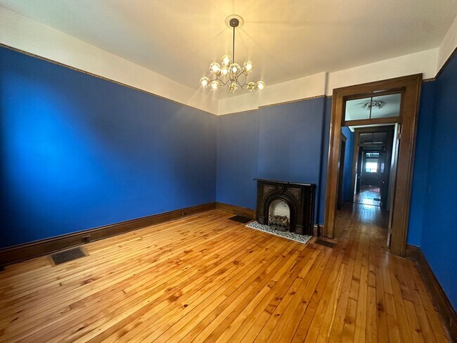 Building Photo - Charming 3BR/2.5BA Home For Rent in Highla...