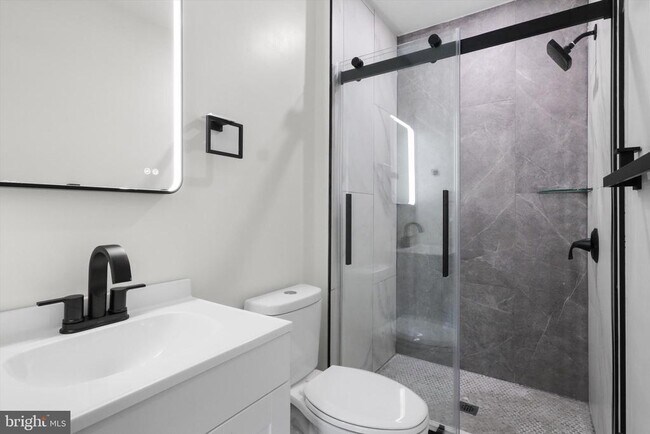 Building Photo - 7414 Pohick Rd