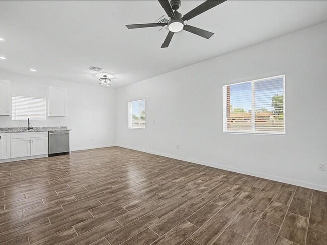 Building Photo - 5655 E 29th St