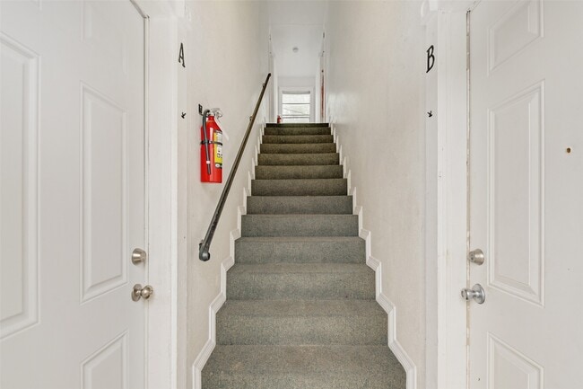 Building Photo - 1512 Broadmoor Dr