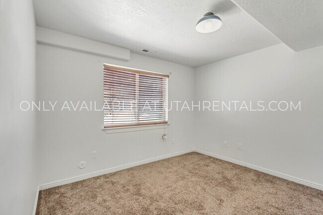 Building Photo - 1328 S 1550 E