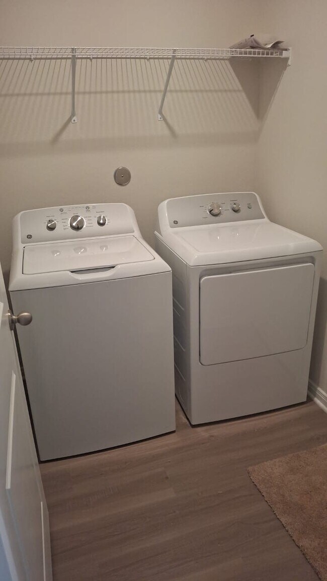 Building Photo - 401 Mystic Slopes Dr