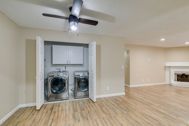 Building Photo - GORGEOUS 2 BEDROOMS CONDO*JUST COMPLETED UPGRADES*SOUTHWEST AREA*COMMUNITY AMENITIES*