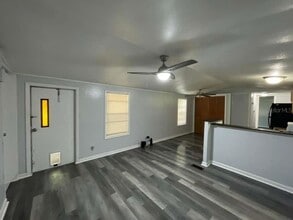 Building Photo - 112 Mohawk Ln