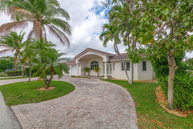 Building Photo - 2281 SE 11th St