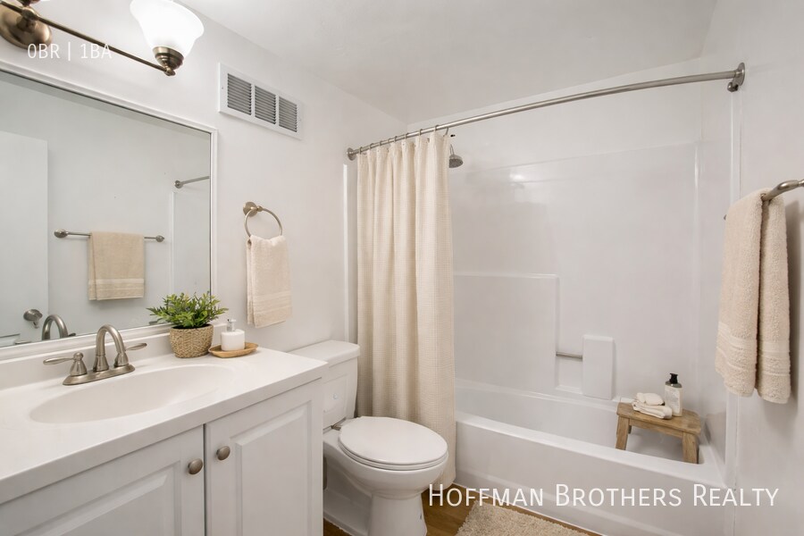 Building Photo - 2485 Sawtelle Blvd