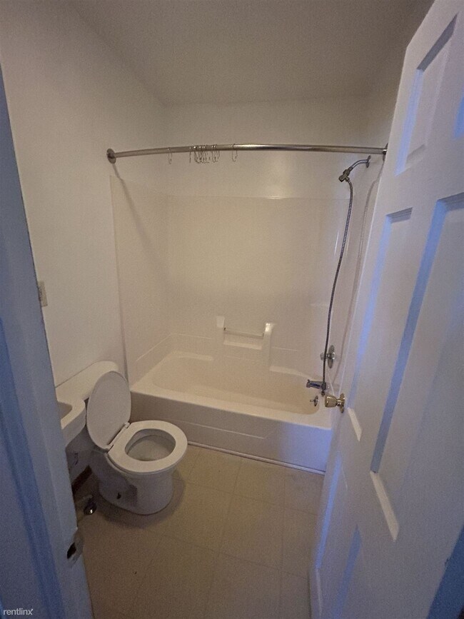 2 br, 1 bath House 318 N St 318 S St Roseland IN