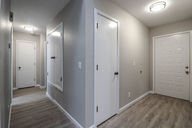 Building Photo - Total Remodel in Bentree - 3bed 2 bath!