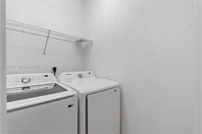 Building Photo - 21396 Marina Cove Cir