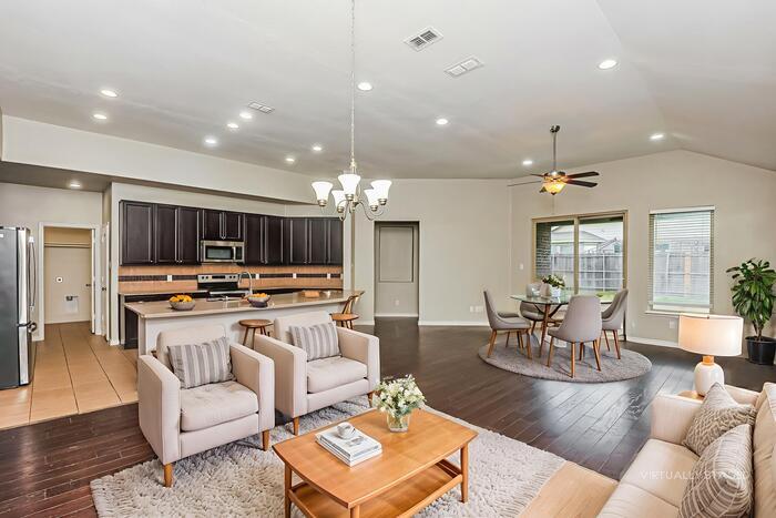 Building Photo - 8748 Maple Ridge Trail