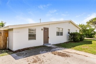 Building Photo - 1116 S 14th Ct