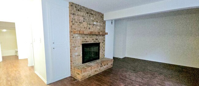 Building Photo - Beautiful 5- bedroom home near TCC